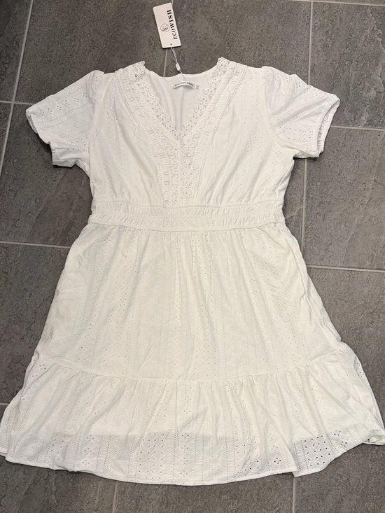 Ecowish Dresses & Skirts - Women’s white/cream Ecowish eyelet sundress, NWT, size L